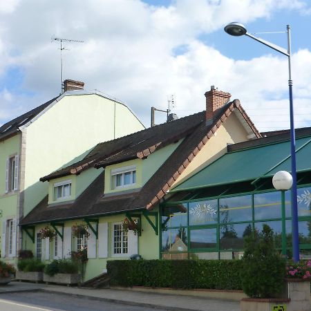 L'Auberge De L'Olive Dompierre-sur-Besbre Exterior foto