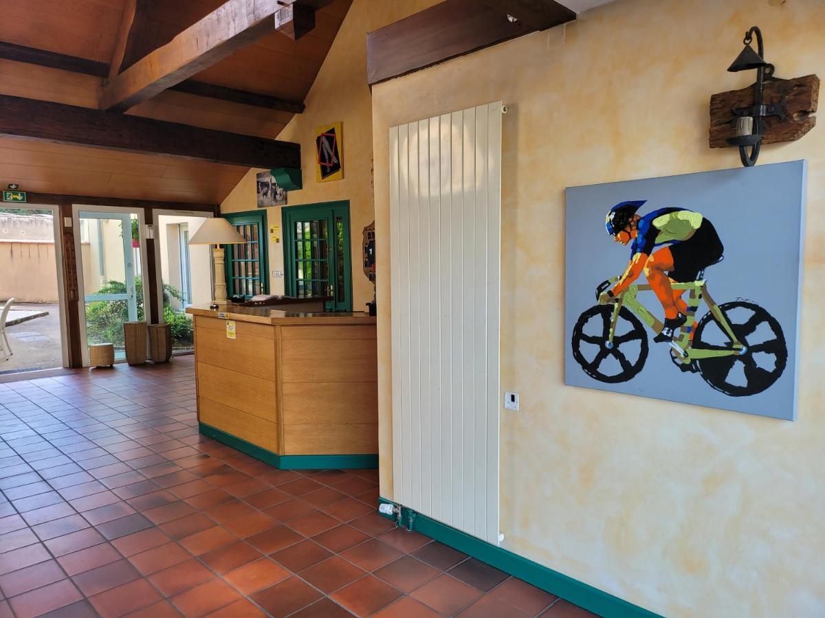 L'Auberge De L'Olive Dompierre-sur-Besbre Exterior foto